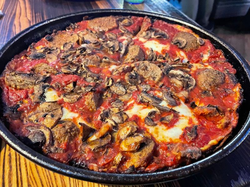 Pequod's Pizza