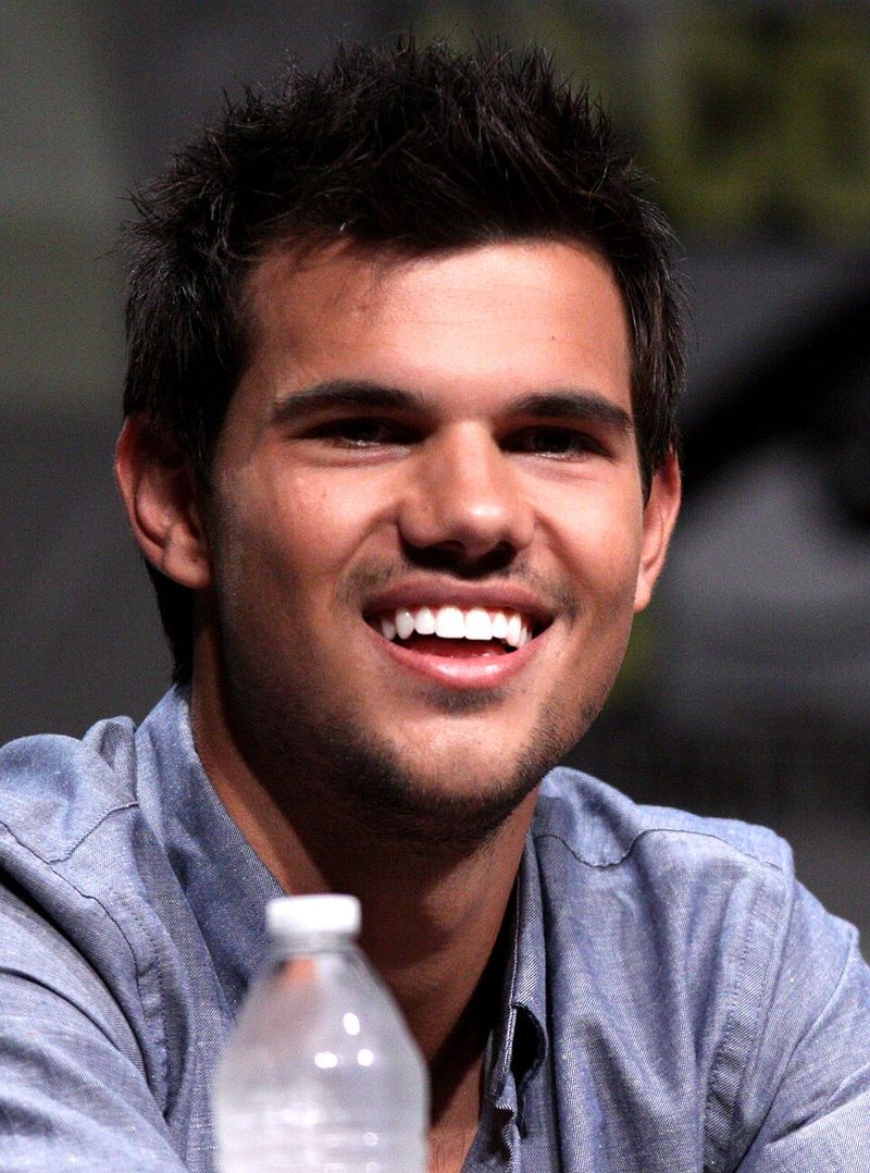 Taylor Lautner – Abduction (2011)