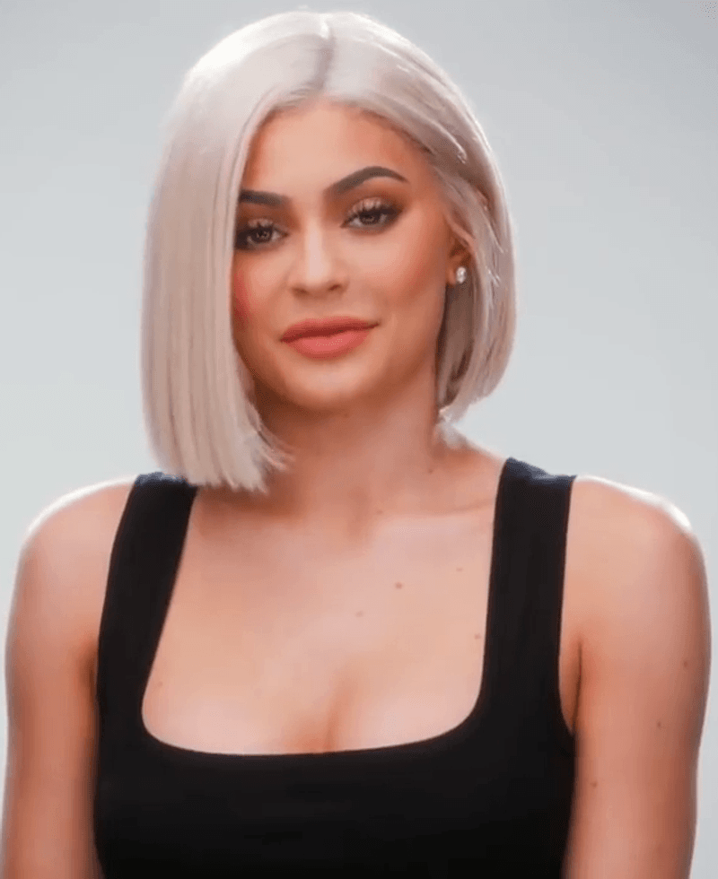 Kylie Jenner Spots Chemtrails