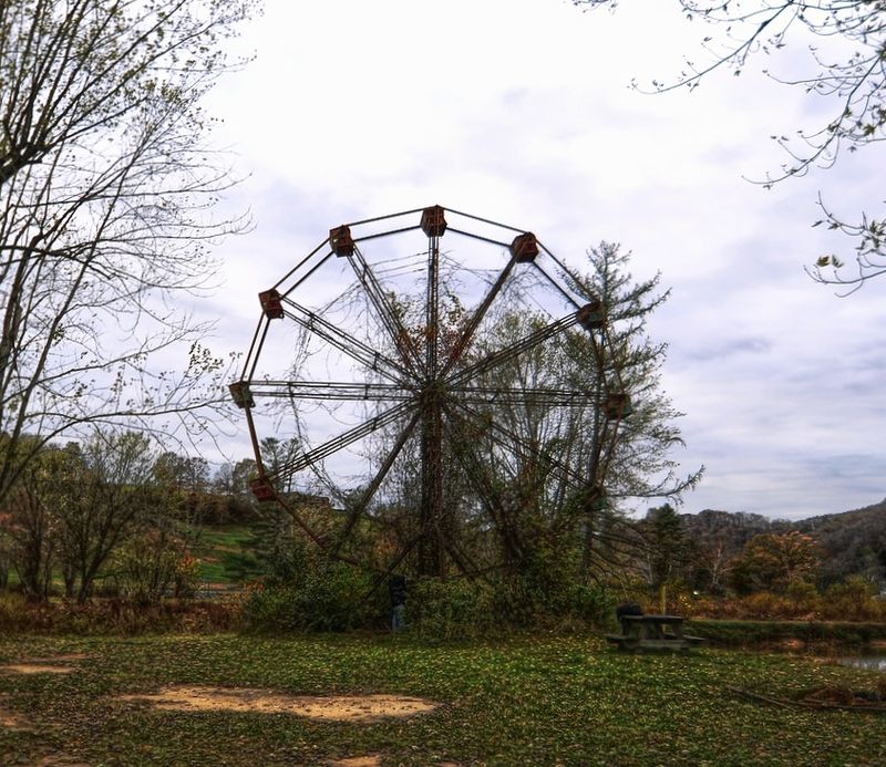 Lake Shawnee Amusement Park, West Virginia