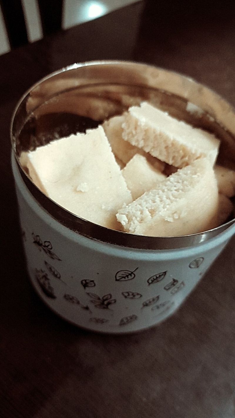 Rice Cakes with Turkey and Mustard