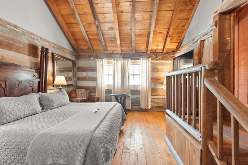 Hoffman Haus (Boutique B&B Feel, Walkable To Town)