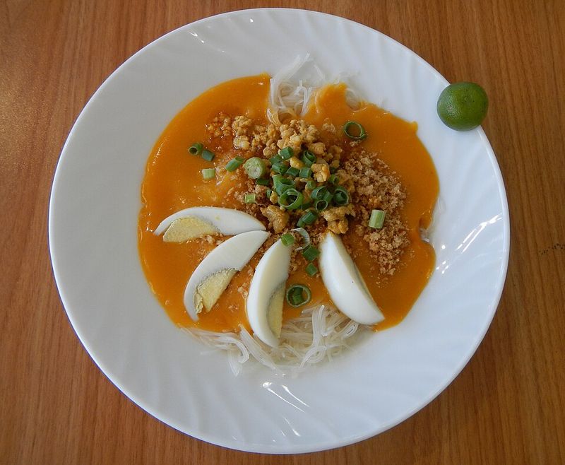 Pancit Palabok (Noodles with Shrimp Sauce)