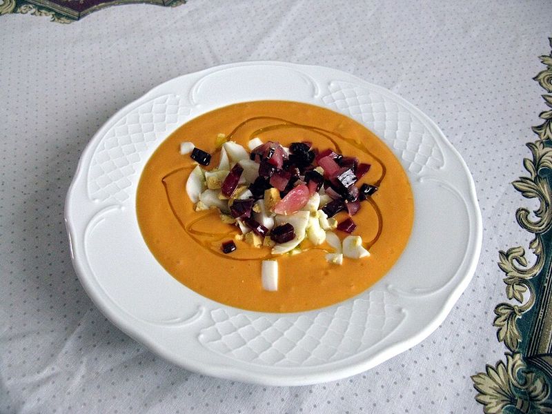 Salmorejo con Huevo Duro