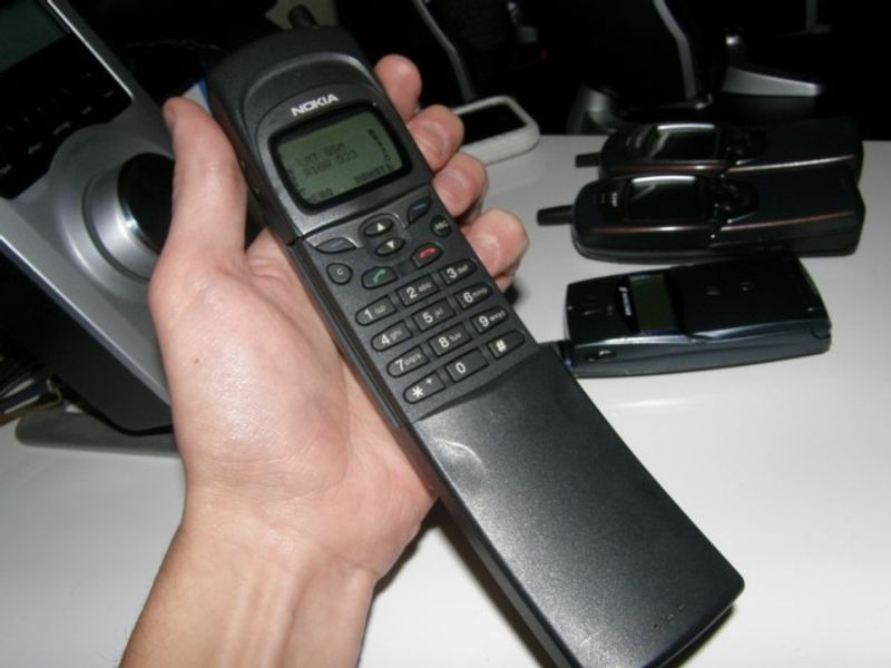 Nokia 8110 (1996)