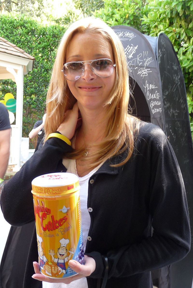 The Apartment Doors Do Most of the Comic Heavy Lifting