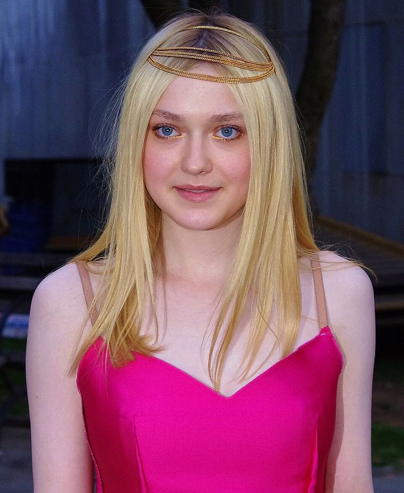 Dakota Fanning as Mackenzie
