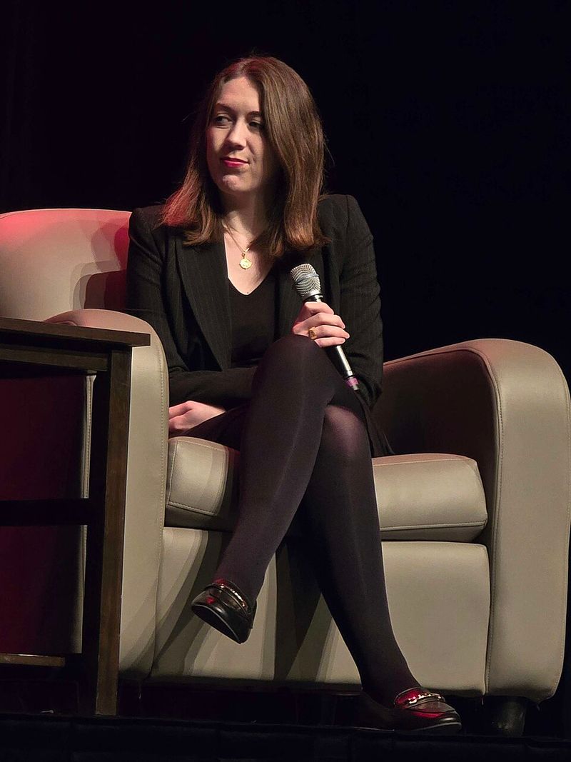 The Priory Of The Orange Tree - Samantha Shannon