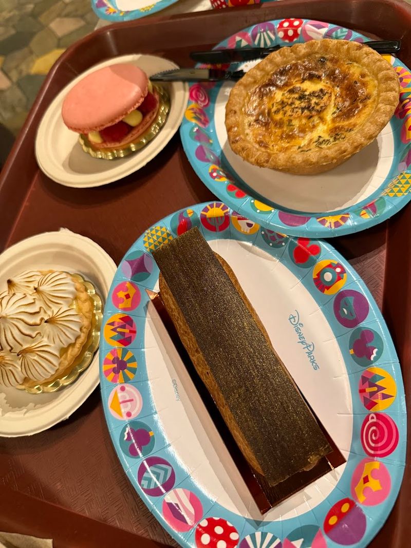 Les Halles Boulangerie-Patisserie - Quiche Lorraine - $7.25