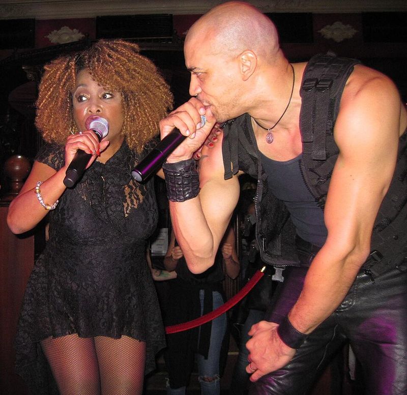 Rhythm Is a Dancer — Snap!