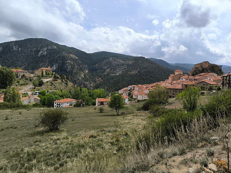 Linares de Mora