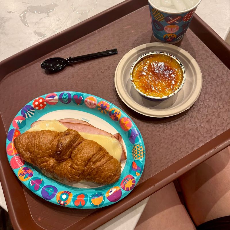 Les Halles Boulangerie-Patisserie - Croissant Sale - $9.75