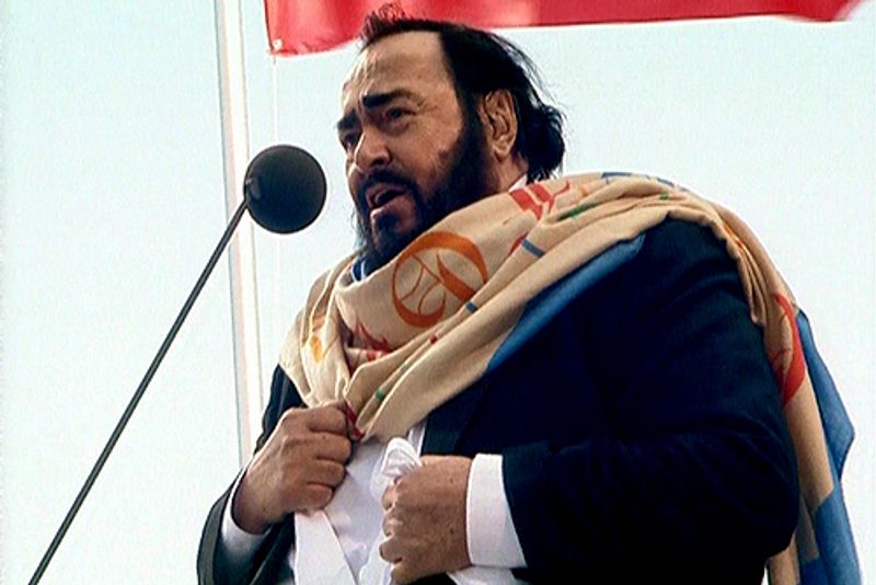 Luciano Pavarotti's Pre-Recorded Opera Scandal