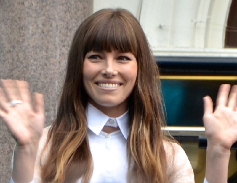 Jessica Biel Eats in the Shower